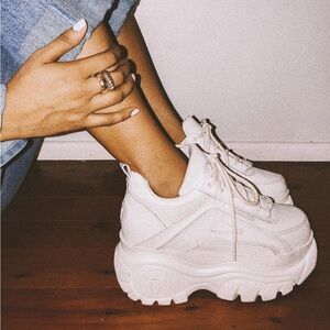 Windsor Smith Lupe Sneakers White Size 8 Princess Polly